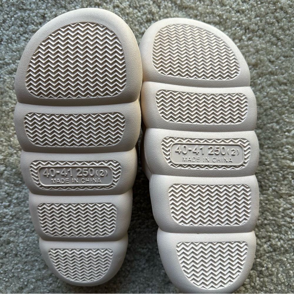 Sandals - Picture 2 of 3